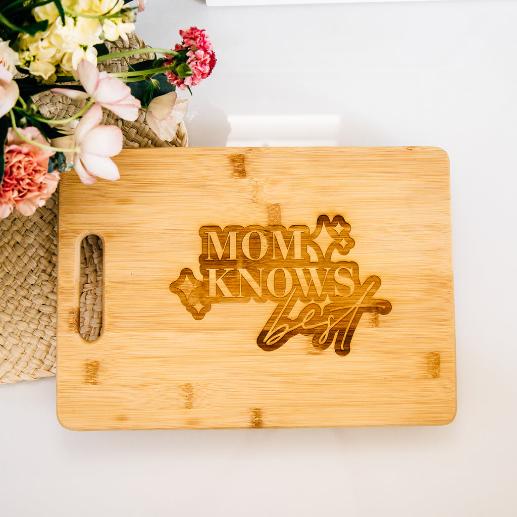 Mom Knows Best Engraved Rectangle Bamboo Cutting Board – Happily Ever Etched